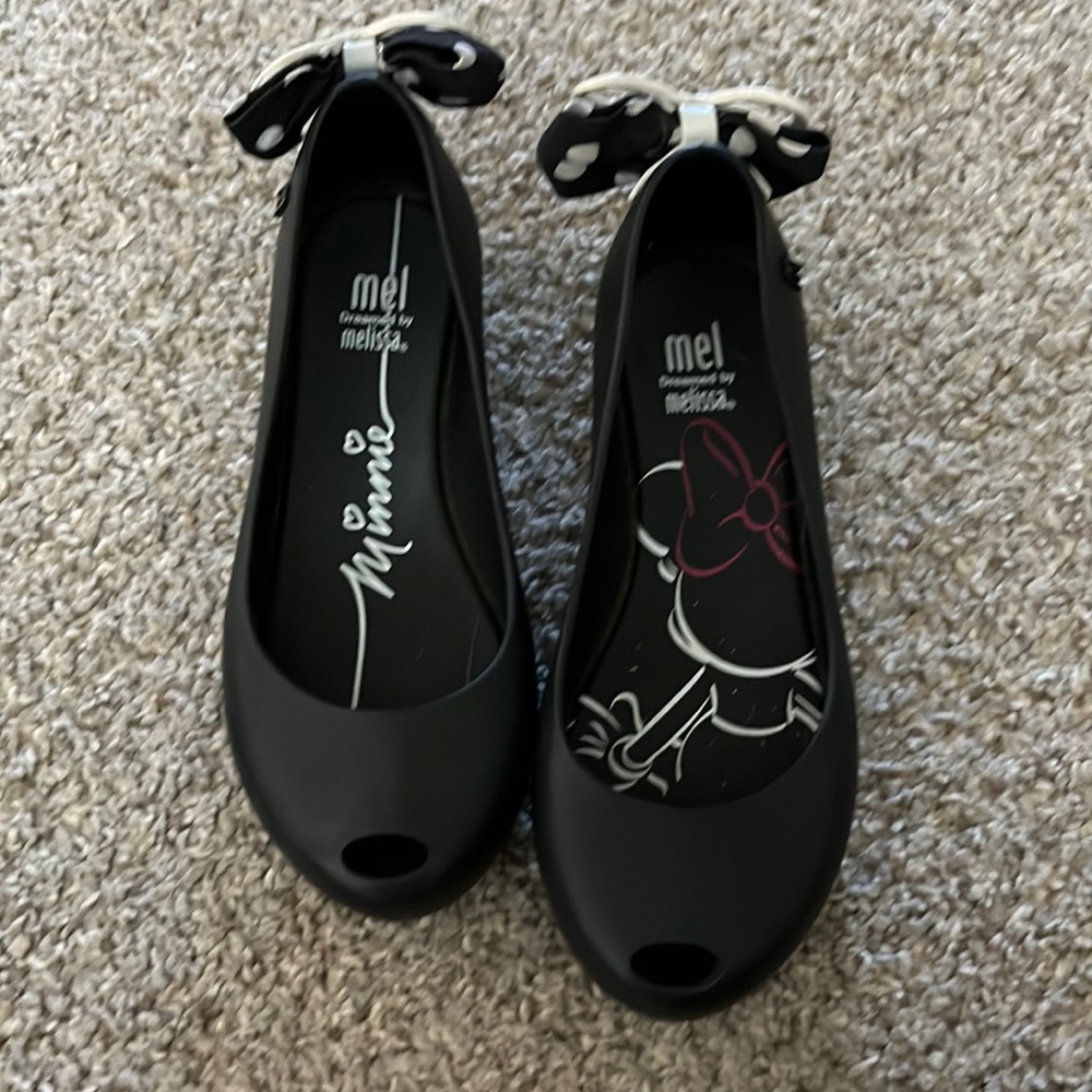 Cute Minnie Melissa slip one!